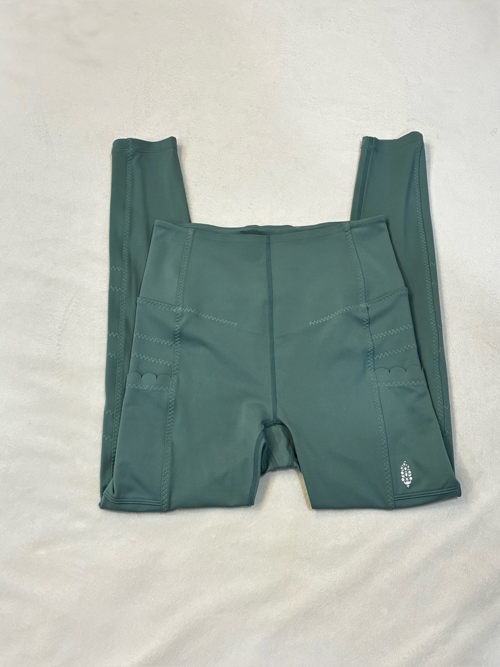FP Movement 7/8 Leggings Scallop Pocket Crop Sage Green Size XS